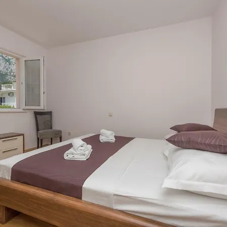 Naja - Exklusiv 마카르스카