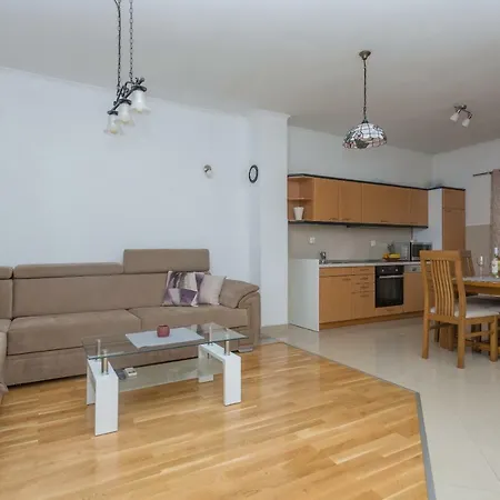 Naja - Exklusiv 마카르스카