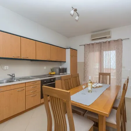 Naja Apartmanhotel