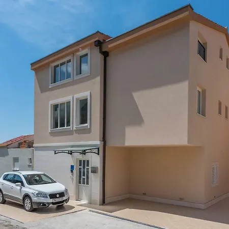 Naja Apartmanhotel