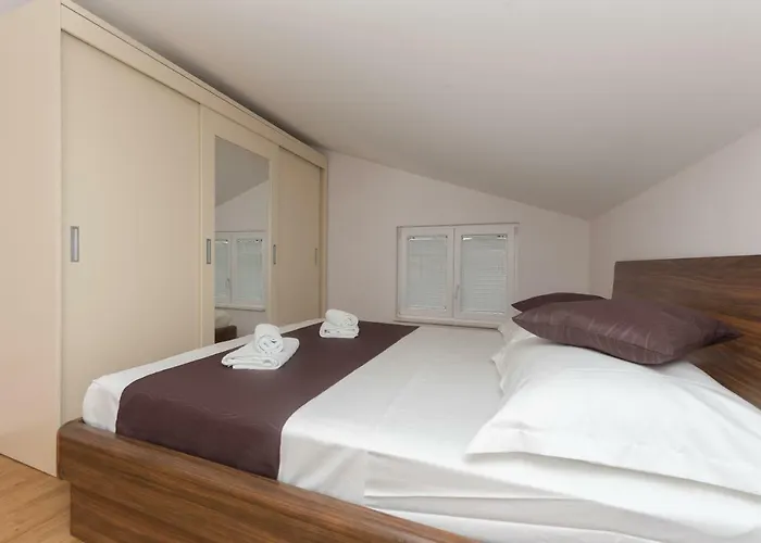 Naja - Exklusiv Makarska