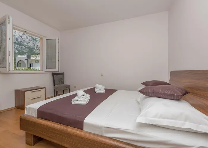 Naja - Exklusiv Makarska